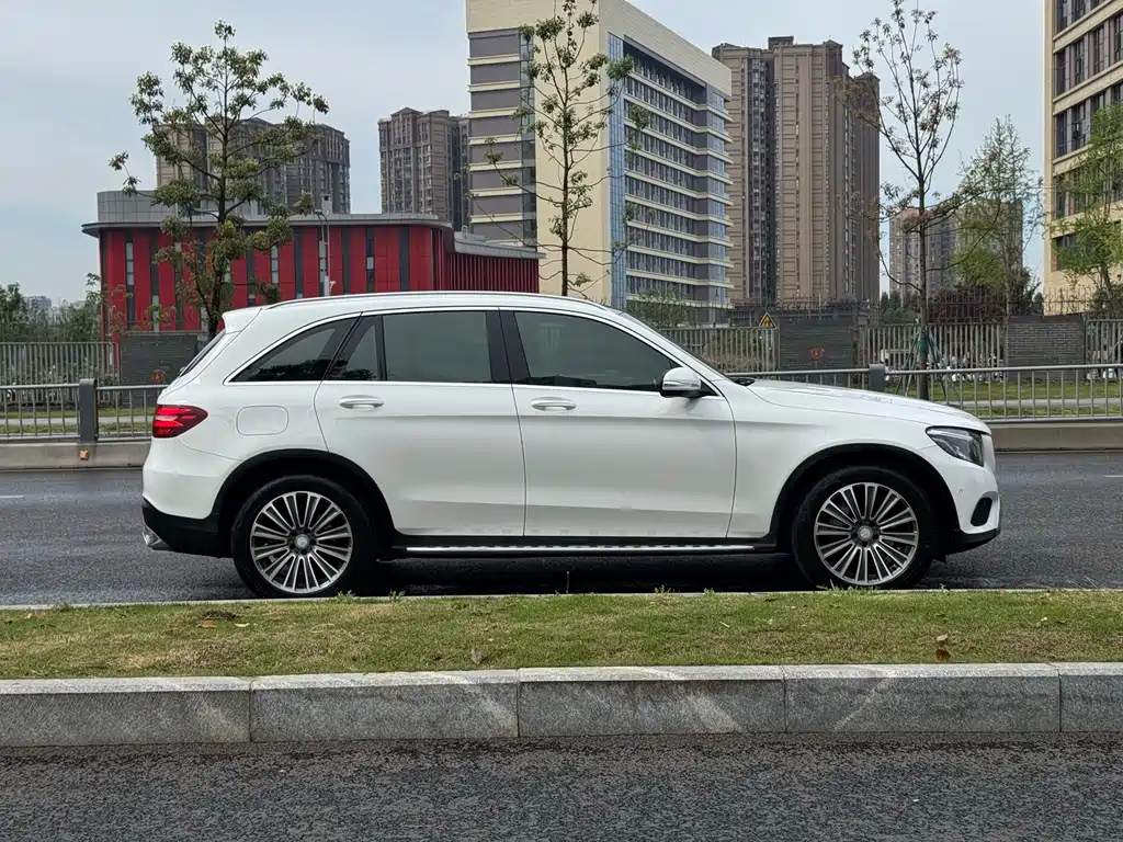 Mercedes-Benz GLC 2016 — фото 11