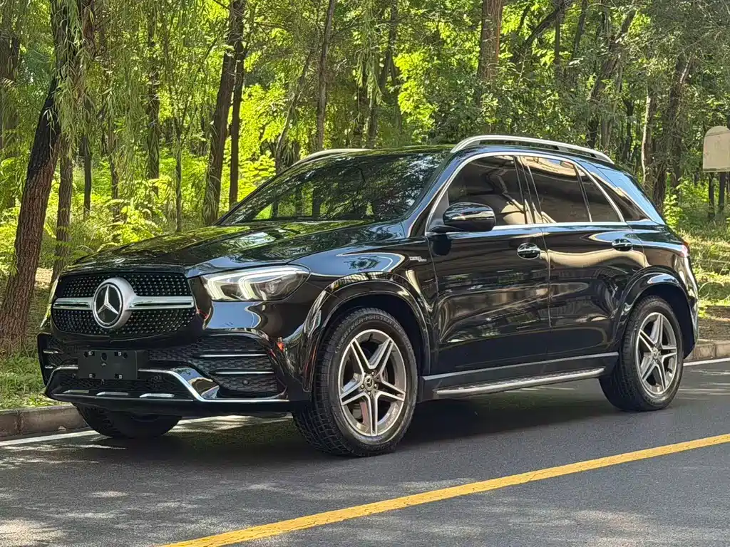 Mercedes-Benz GLE 2023 — фото 1