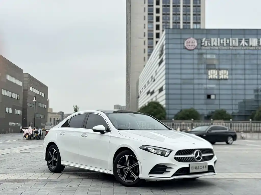 Mercedes-Benz A-Class 2022 — фото 3