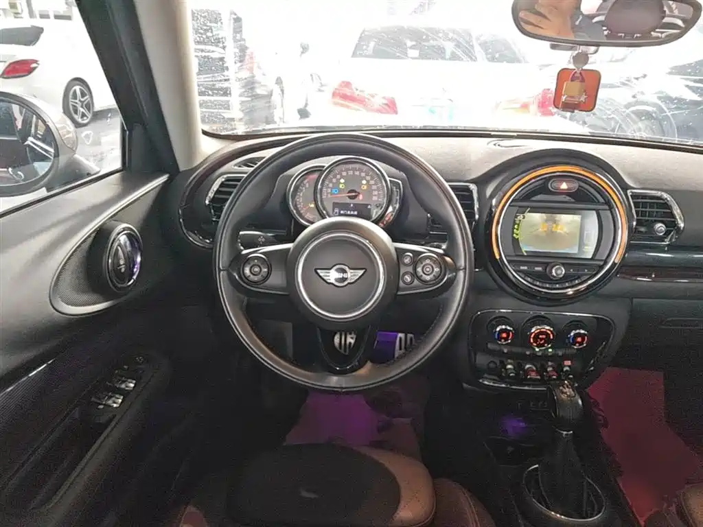 MINI Clubman 2018 — фото 11