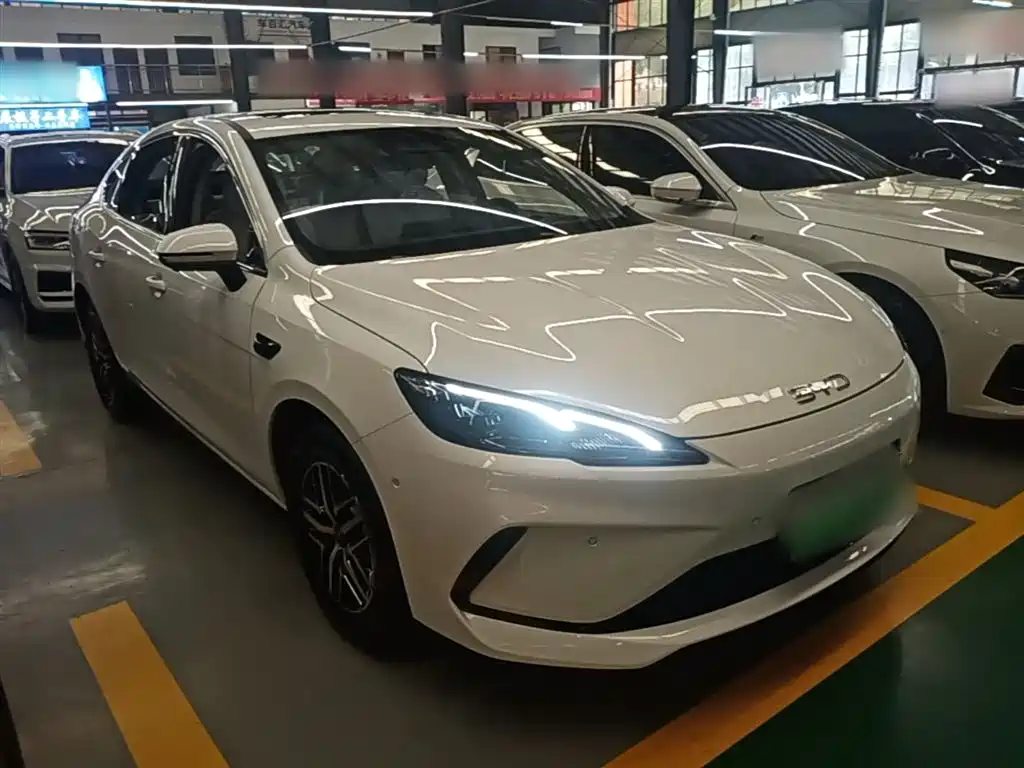 BYD Seal 05 DM-i 2025 — фото 4