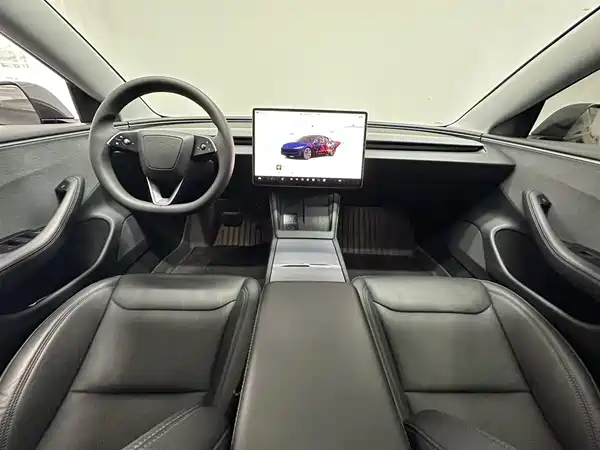 Tesla Model 3 2025