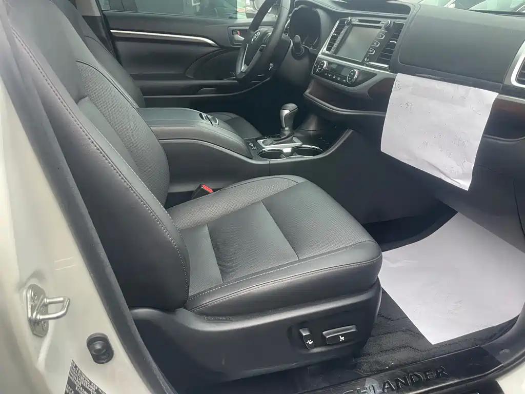 Toyota Highlander 2017 — фото 14