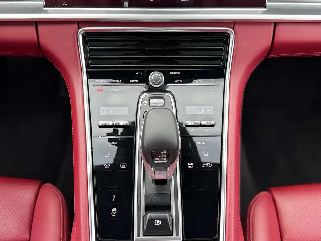 Porsche Panamera 2018 — фото 17