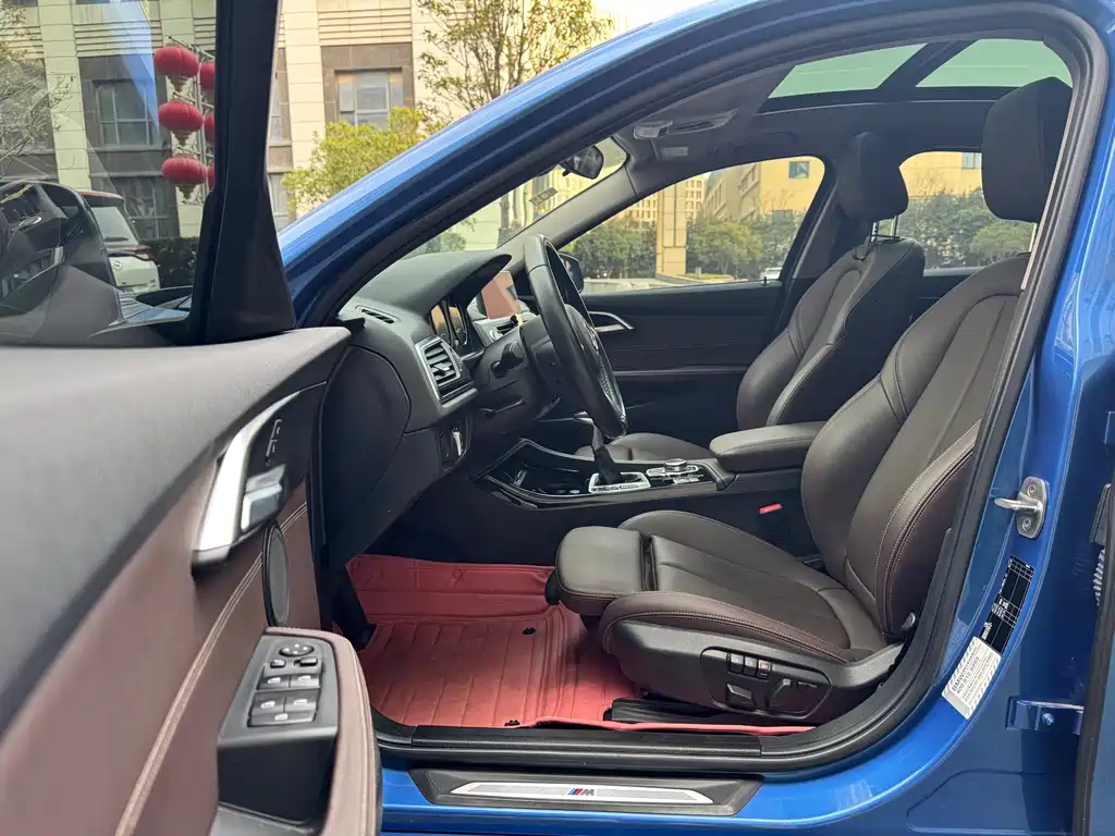 BMW 1 Series 2019 — фото 12