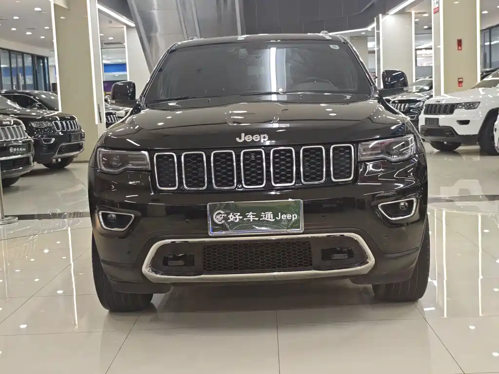 Jeep Grand Cherokee 2021 — фото 2