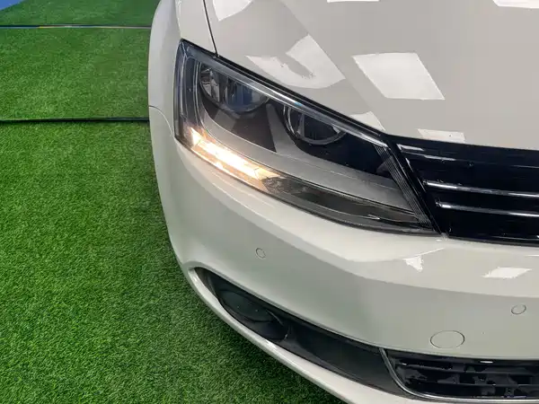 Volkswagen Sagitar 2014