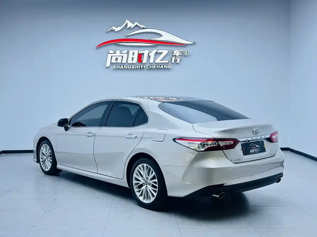Toyota Camry 2020 — фото 4