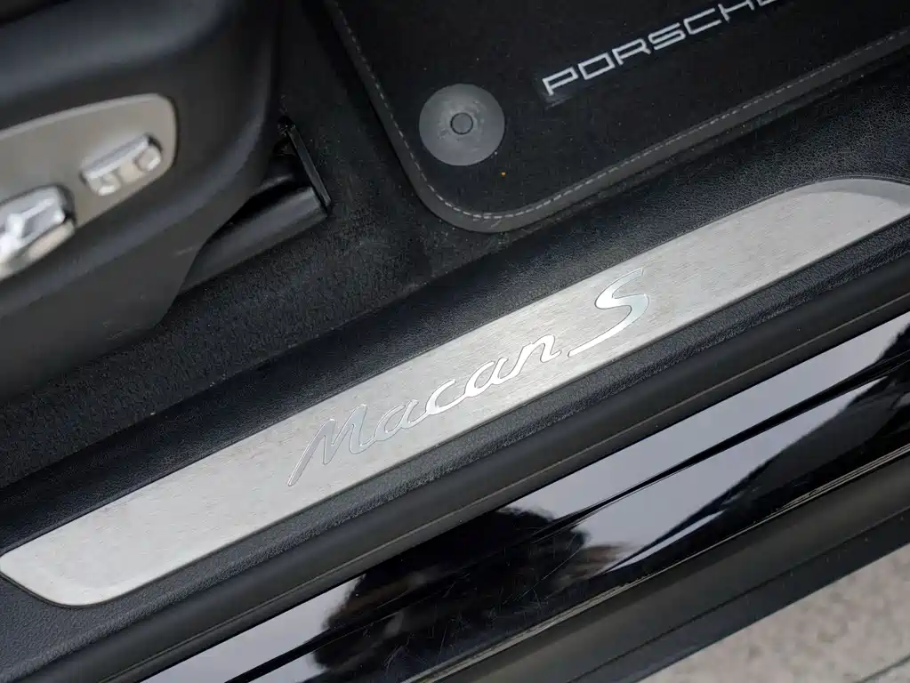 Porsche Macan 2020 — фото 10