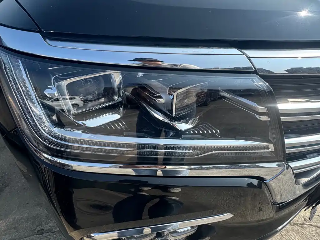 Roewe RX8 2020