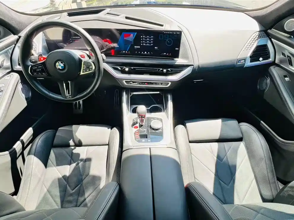 BMW XM 2025 — фото 19