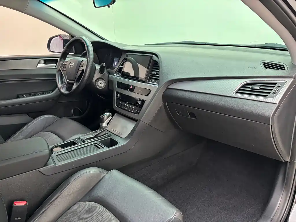 Hyundai Sonata 2017 — фото 11