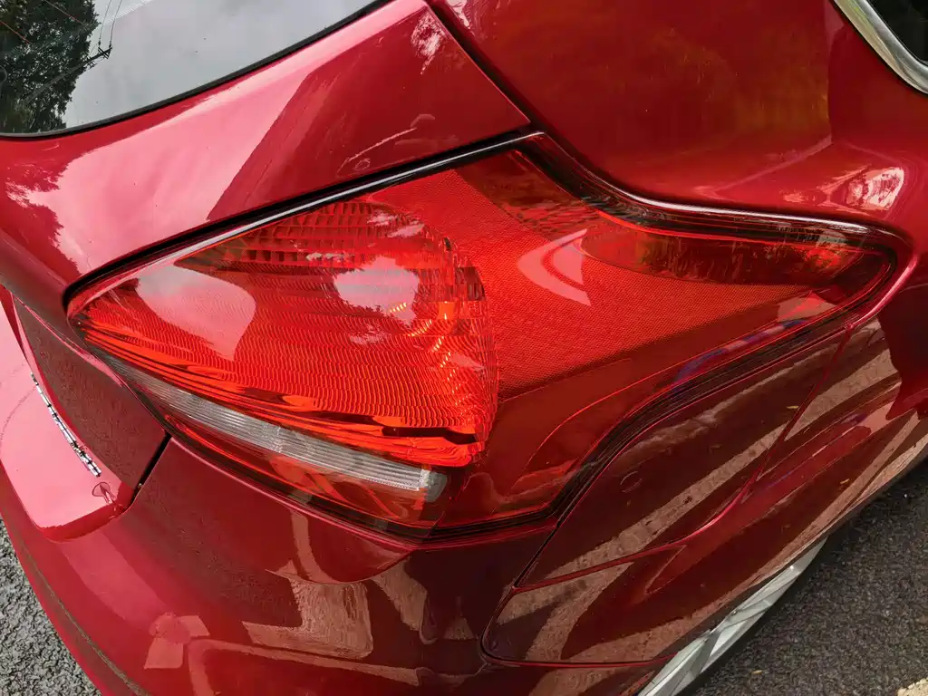 Ford Focus 2018 — фото 14