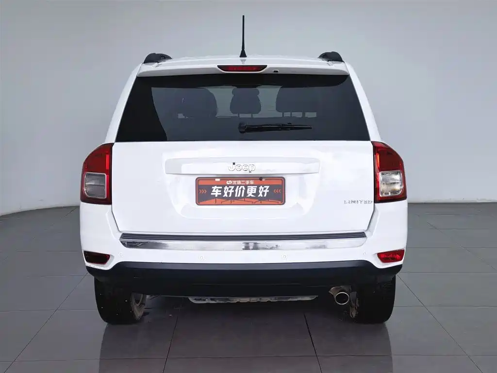 Jeep Compass 2012 — фото 4