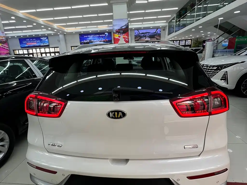 Kia Niro 2017 — фото 6