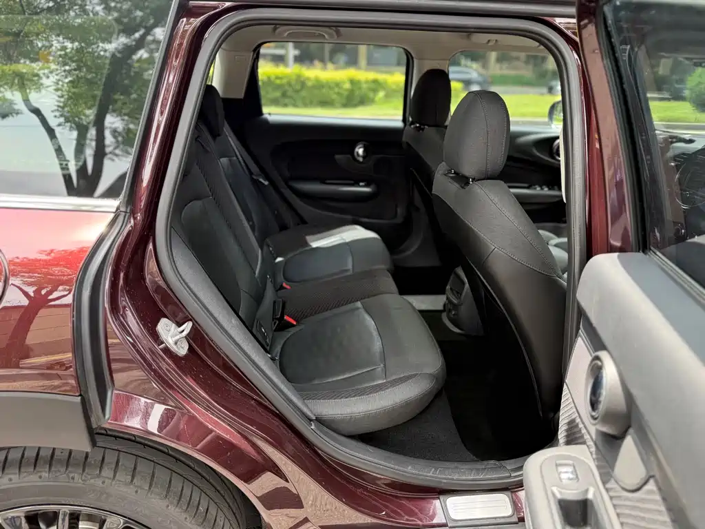 MINI Clubman 2017 — фото 10