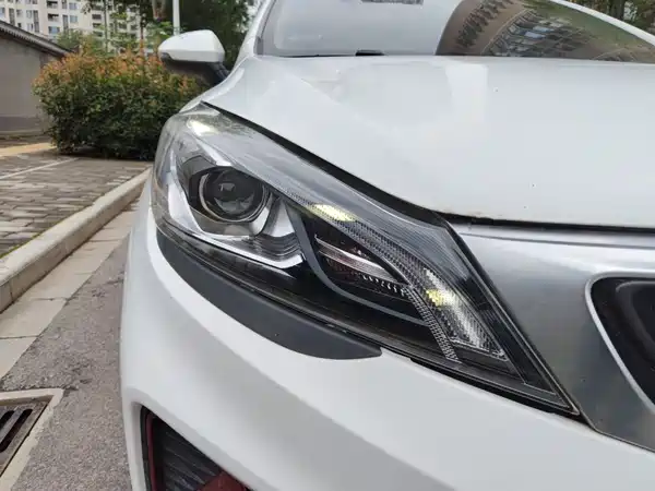 Geely Emgrand GS 2021
