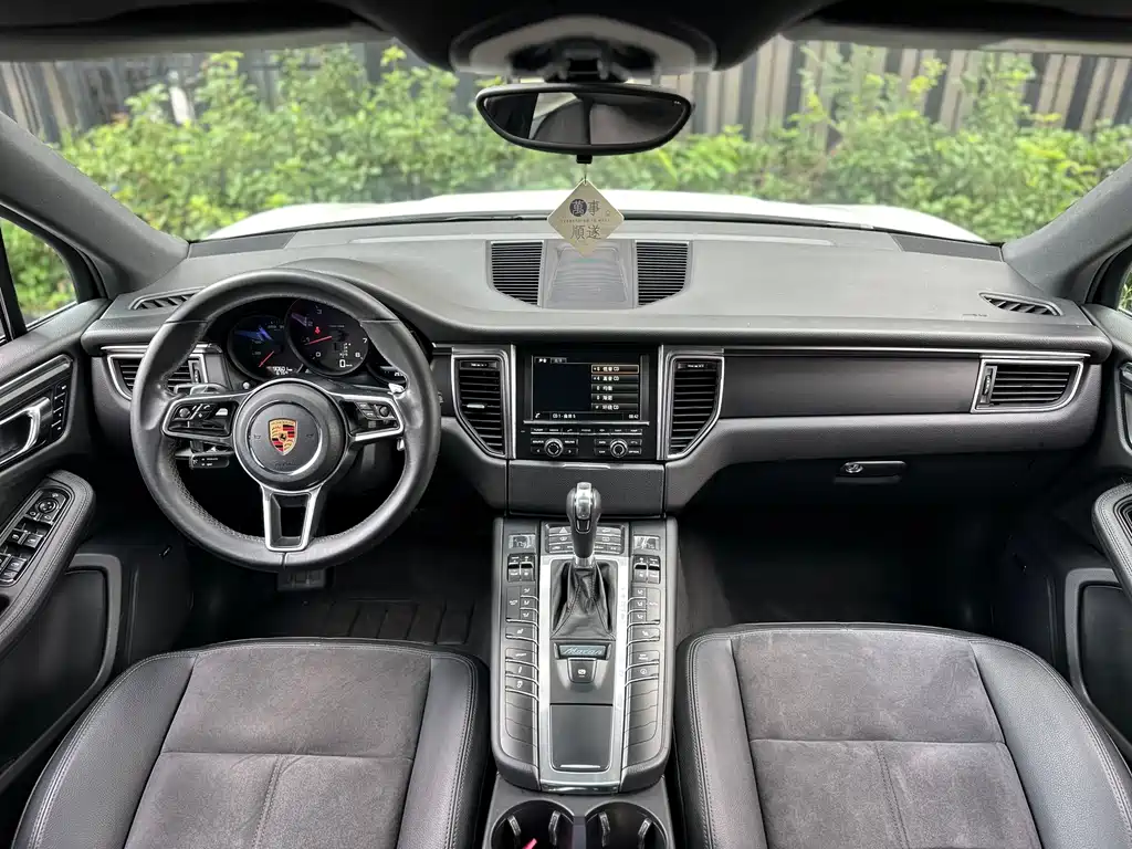 Porsche Macan 2016 — фото 15