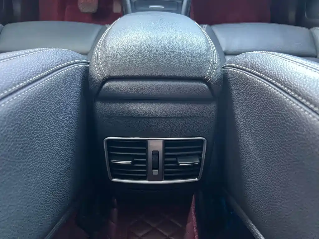 Mercedes-Benz GLA 2017 — фото 21