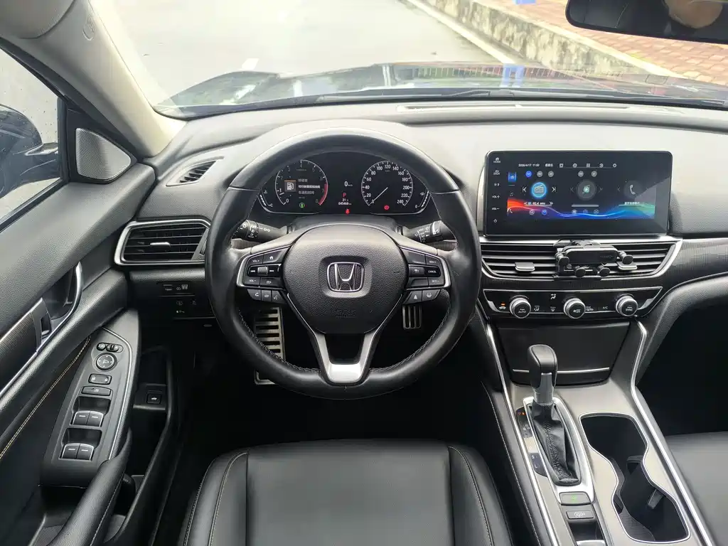Honda Accord 2022 — фото 16