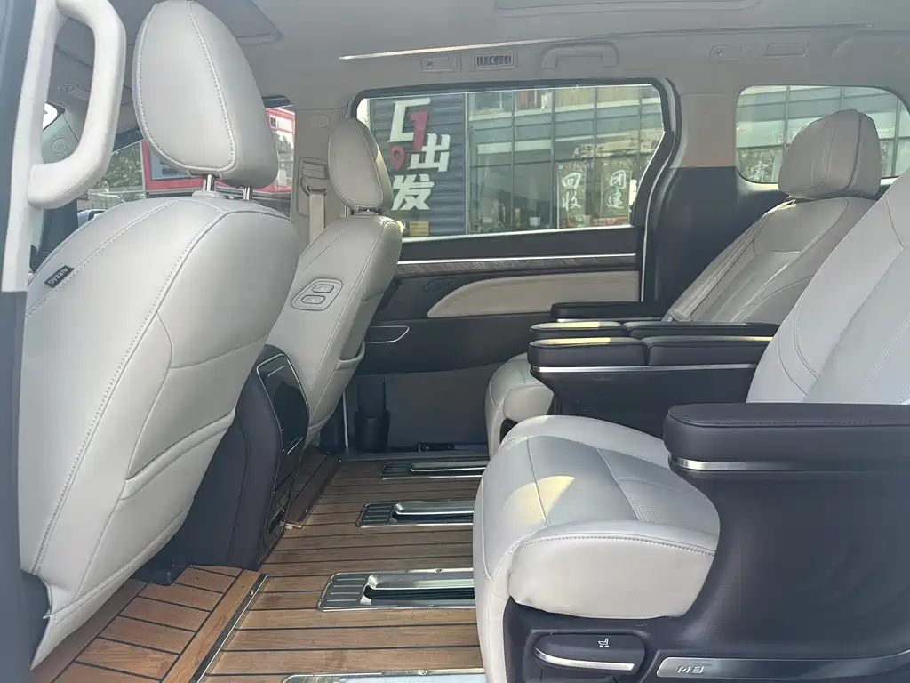 GAC Motor Trumpchi M8 2022 — фото 15