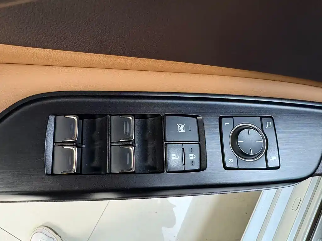 Lexus ES 2021 — фото 11