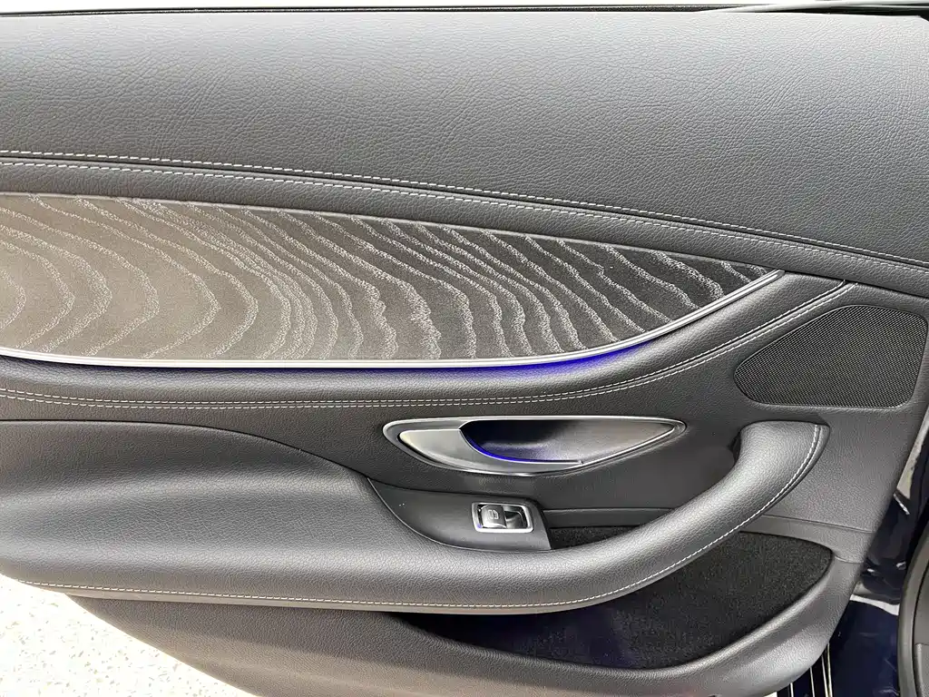 Mercedes-Benz CLS 2019 — фото 31