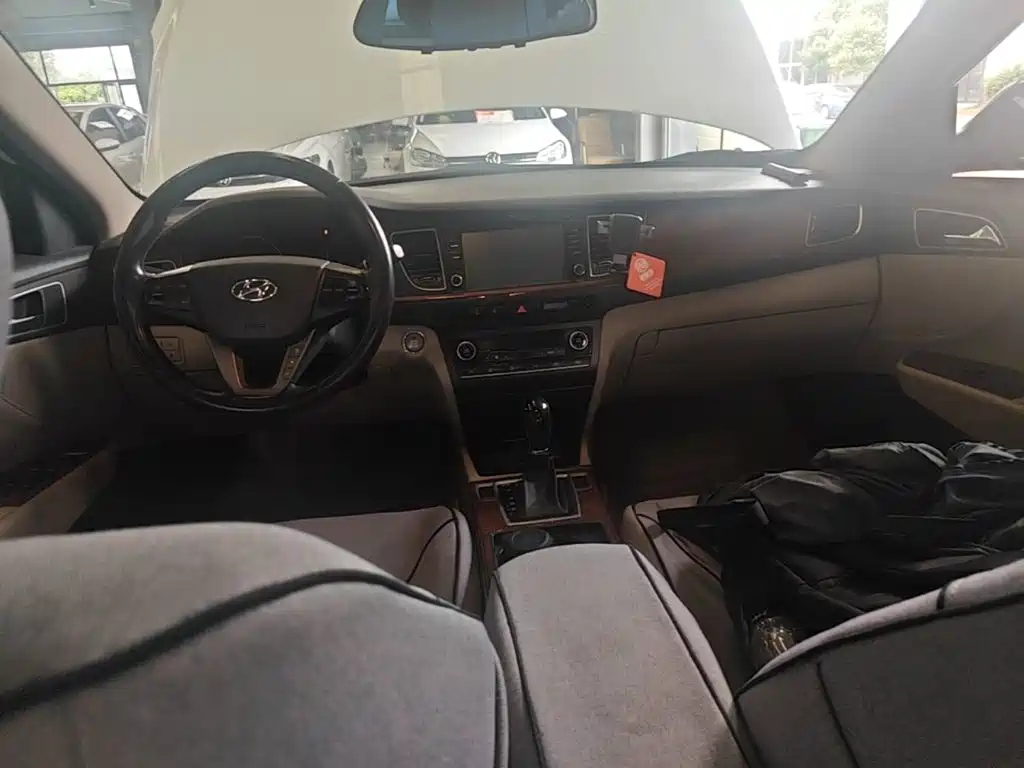 Hyundai Mistra 2014 — фото 10