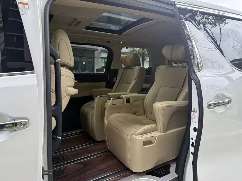 Toyota Alphard 2019 — фото 8