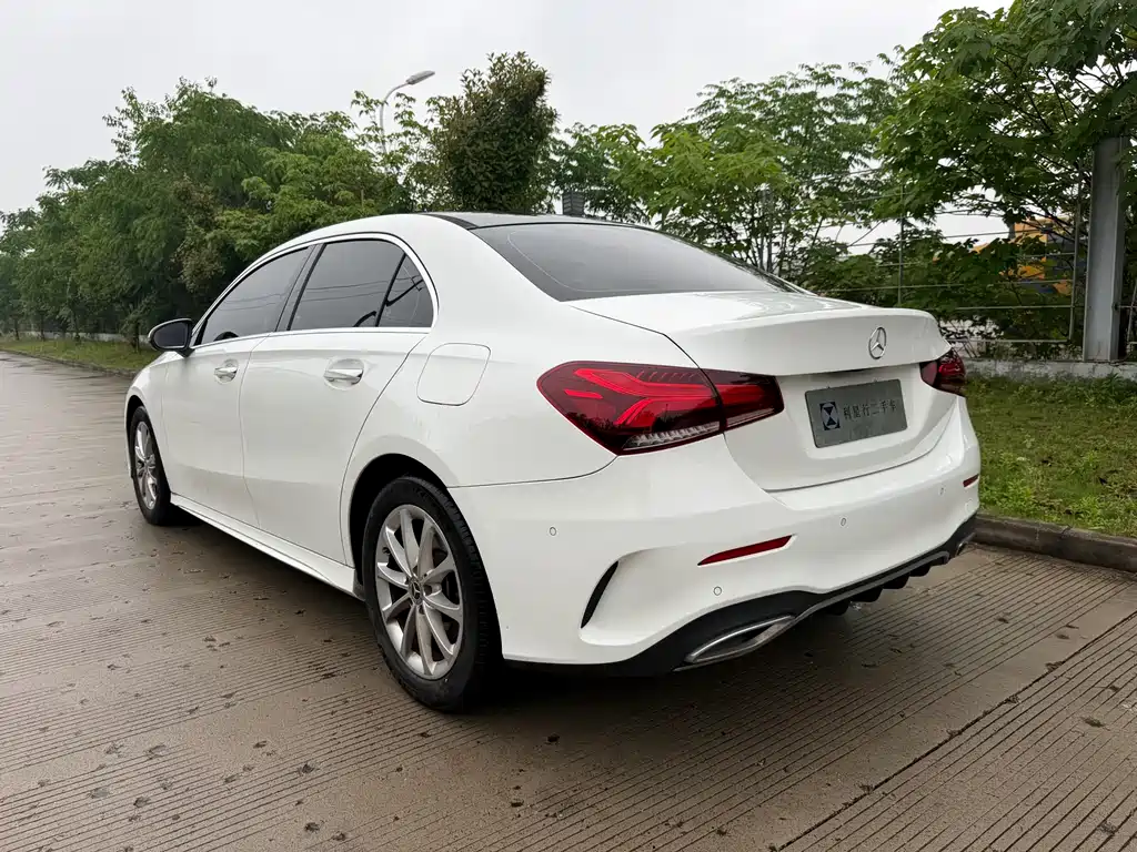 Mercedes-Benz A-Class 2022 — фото 18