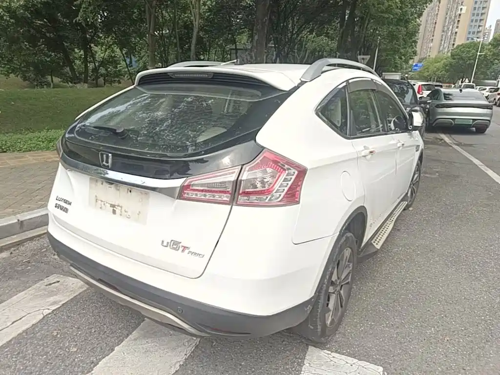 Luxgen U6 2015