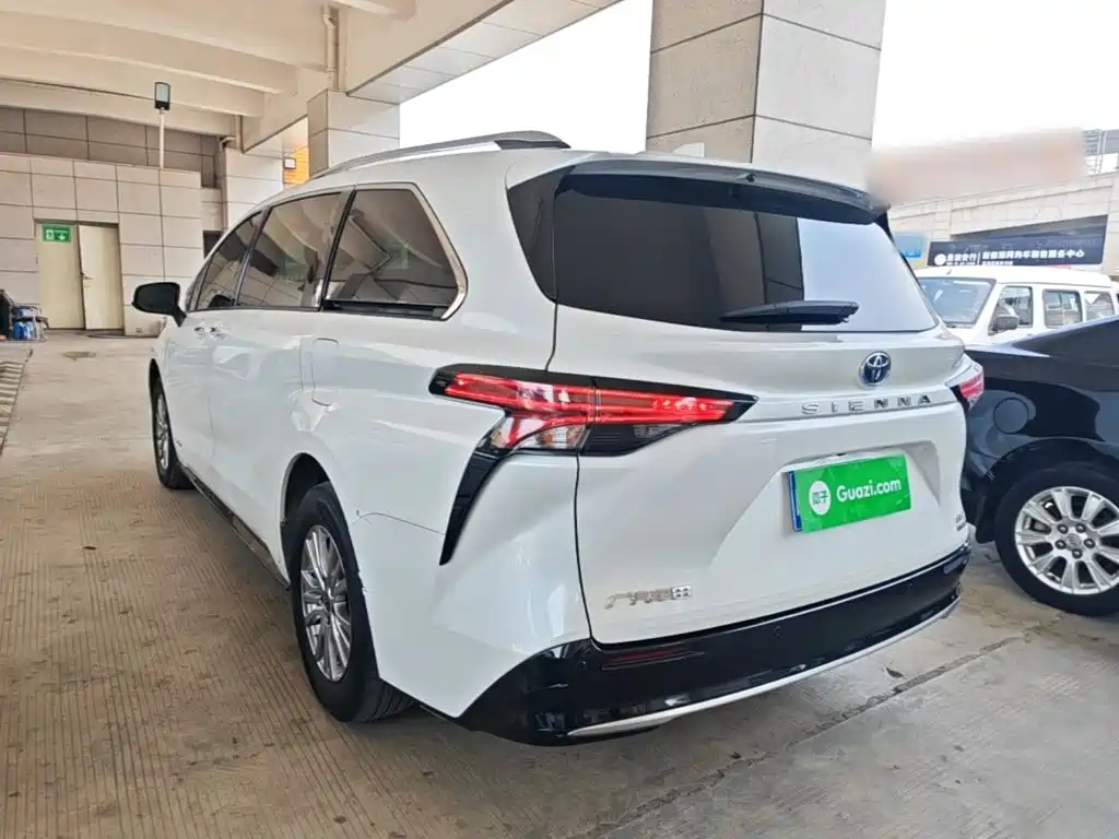 Toyota Sienna 2023