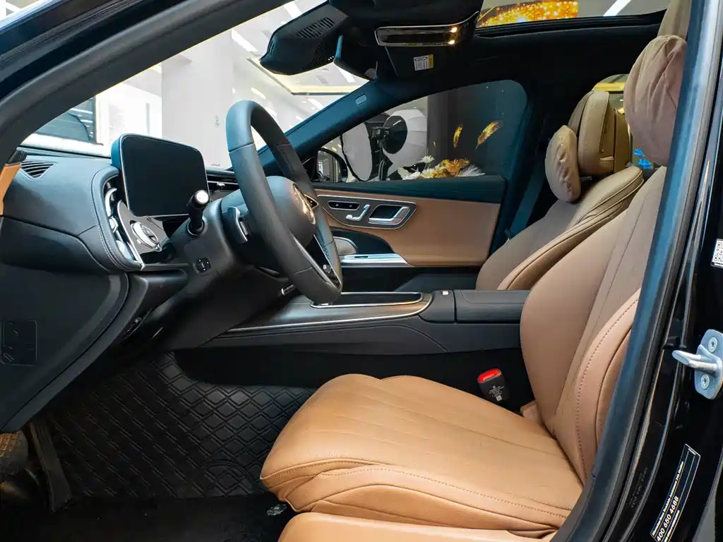 Mercedes-Benz E-Class 2025 — фото 24