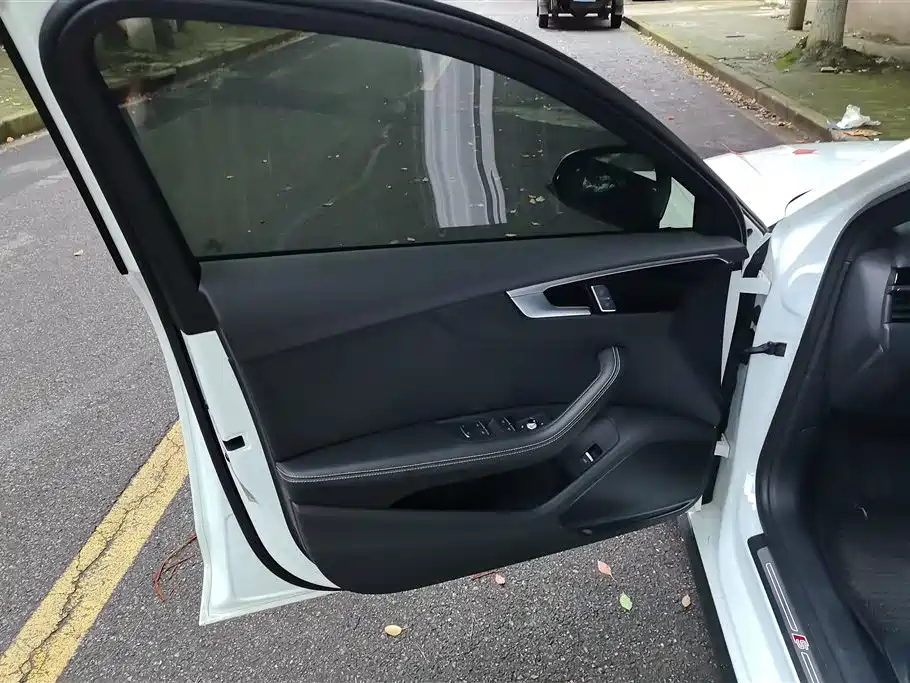 Audi A4L 2024