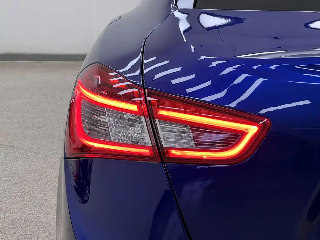 Maserati Ghibli 2017 — фото 35