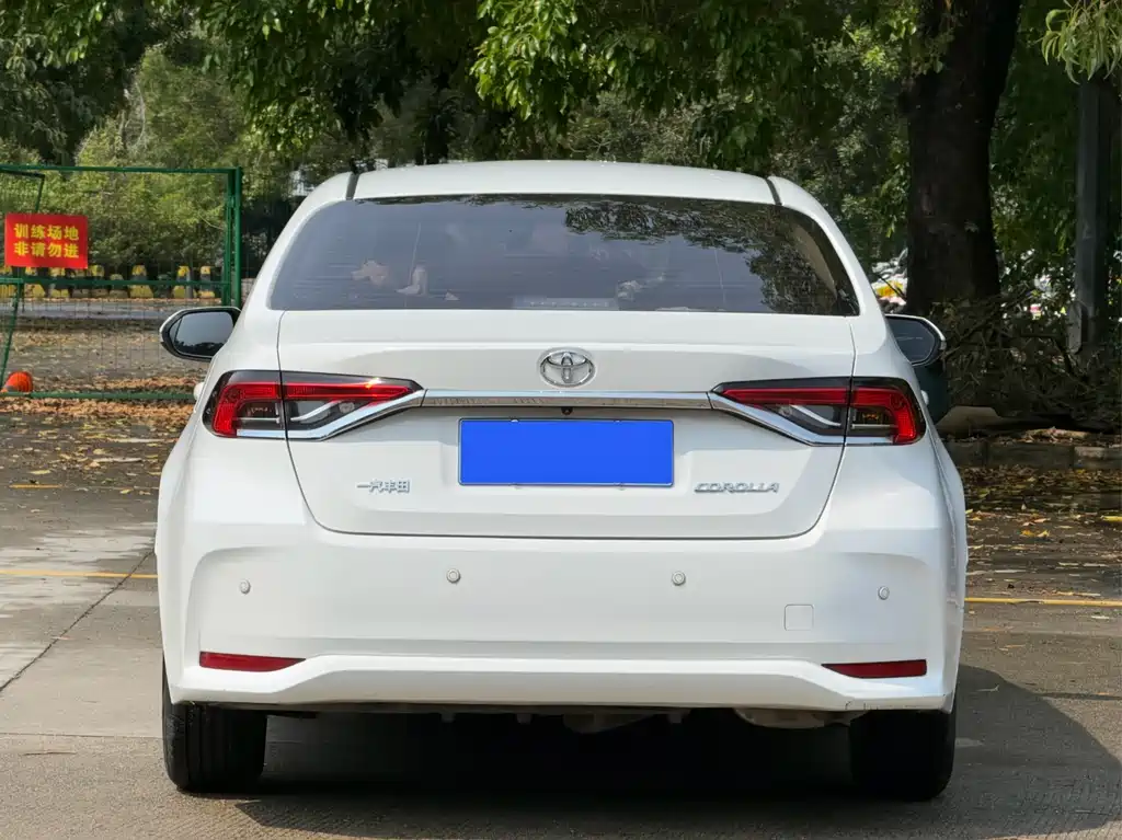 Toyota Corolla 2021 — фото 13