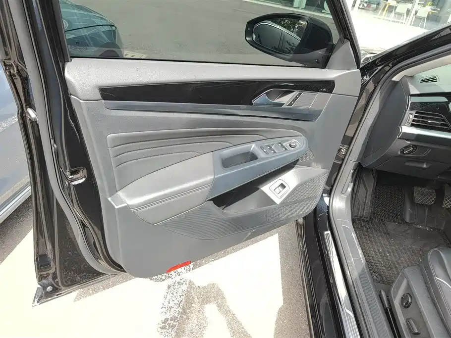 Volkswagen Passat 2023