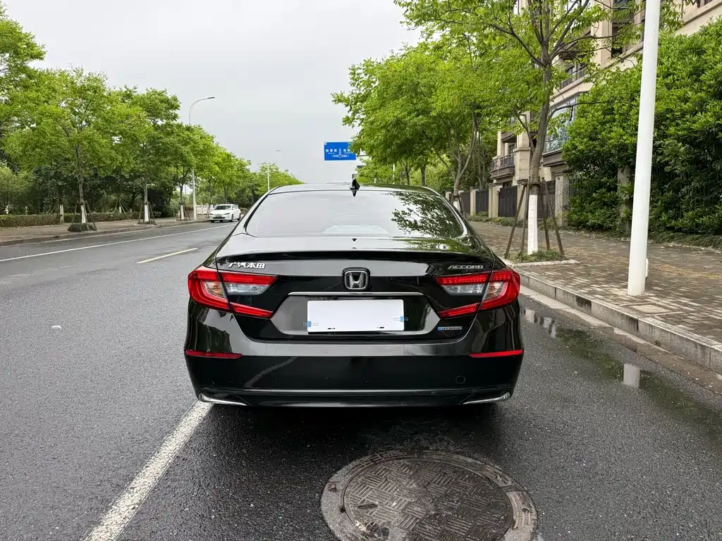 Honda Accord 2020 — фото 10