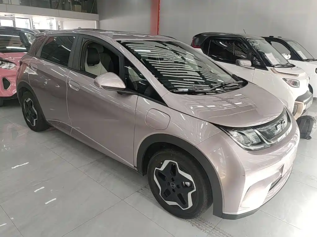 BYD Dolphin 2023