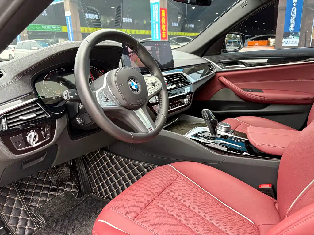 BMW 5 Series 2023 — фото 10