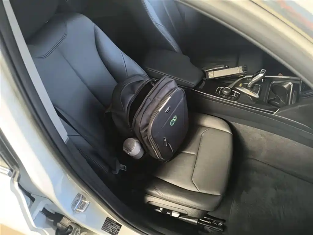 BMW 3 Series 2015 — фото 25