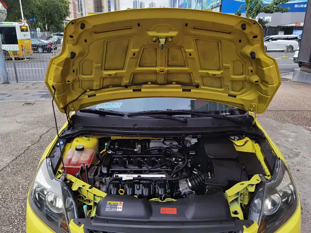 Ford Focus 2014 — фото 16