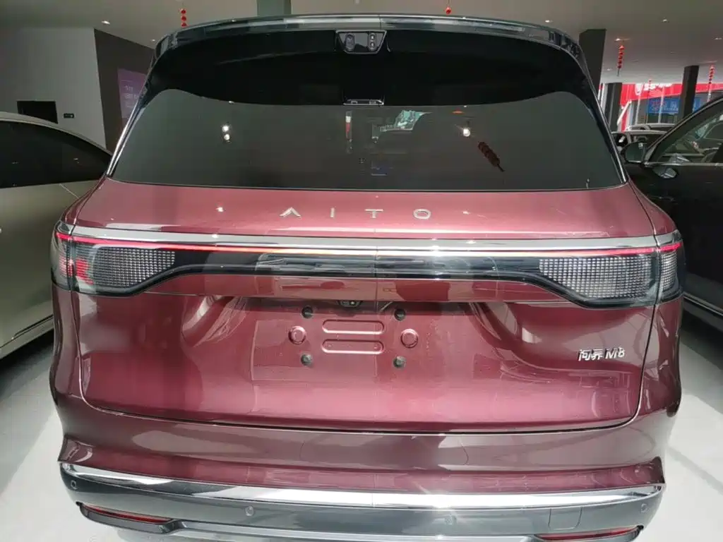 AITO M8 2025