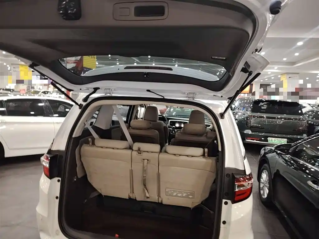 Honda Odyssey 2017 — фото 19