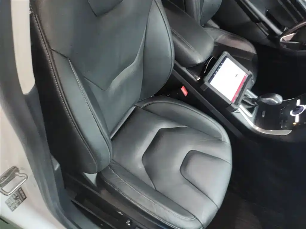 Ford Edge 2015 — фото 25