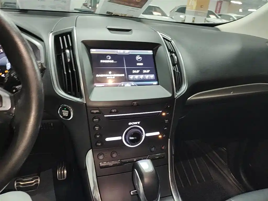 Ford Edge 2015 — фото 10