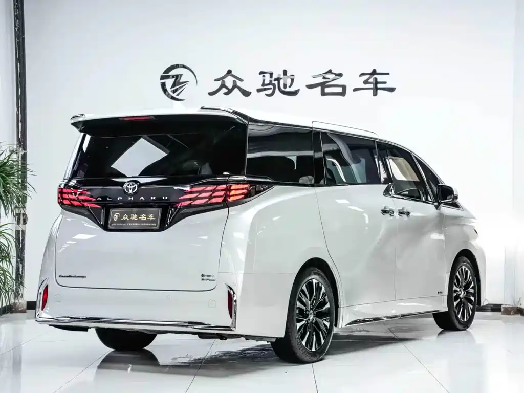 Toyota Alphard 2024 — фото 11