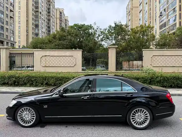 Mercedes-Benz S-Class 2012