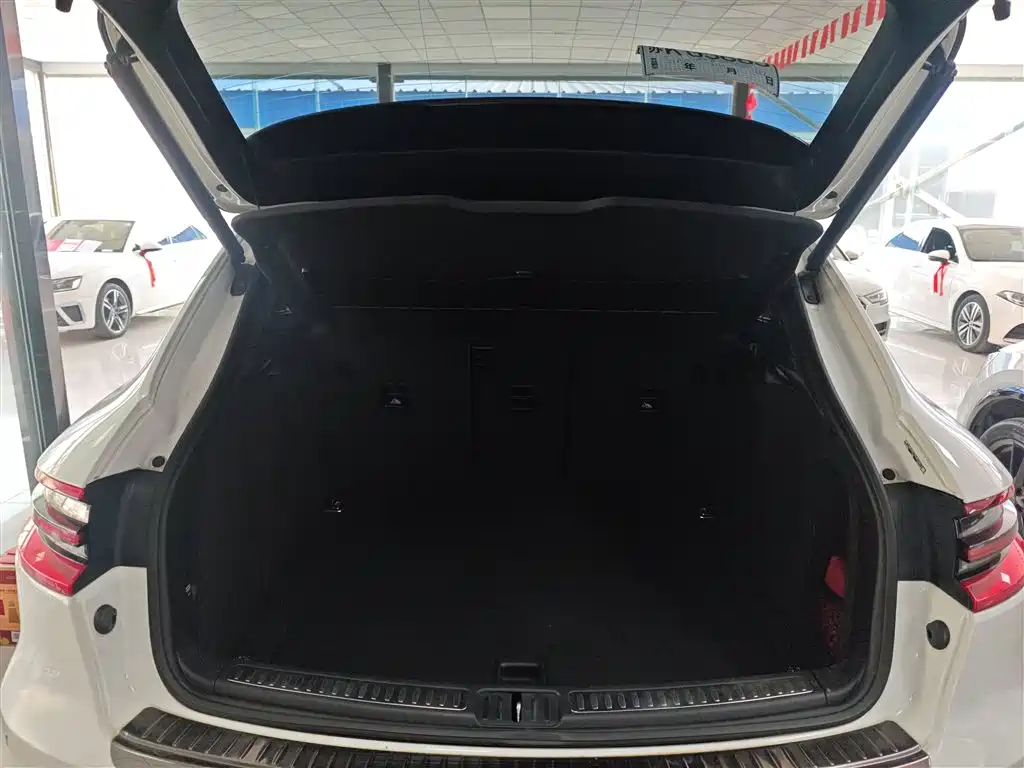 Porsche Macan 2015 — фото 19
