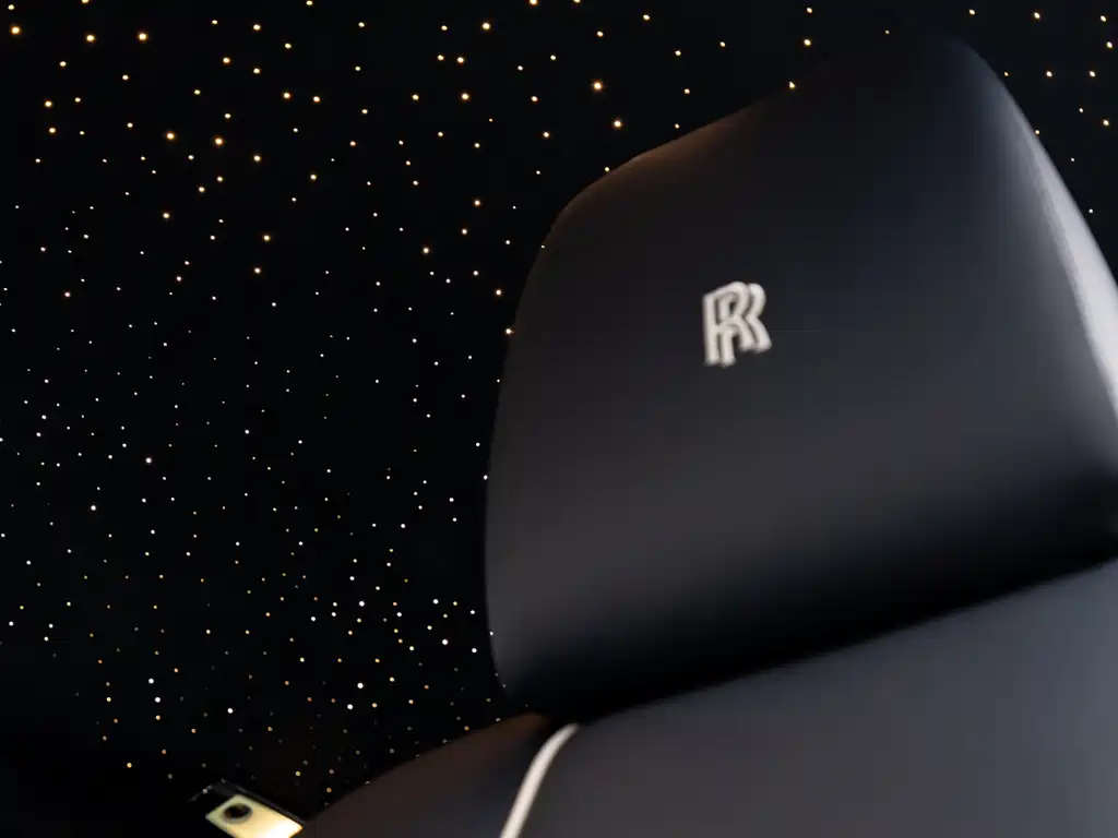 Rolls-Royce Phantom 2017 — фото 10